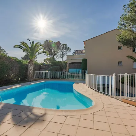 Les Calanques De Boulouris By Interhome Apartment